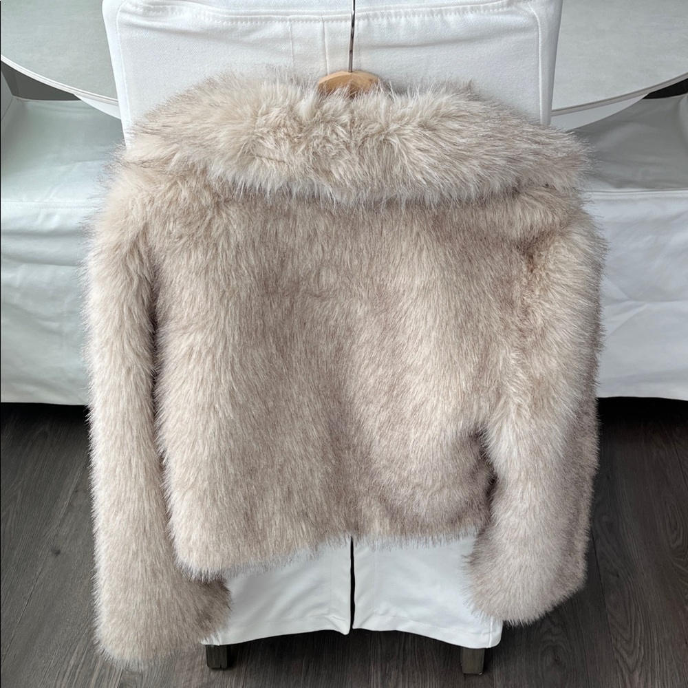 Faux Fur Cropped Jacket - Beige - Picture 6 of 14